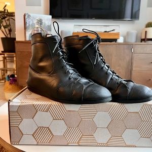 Helm Black Leather Dash Boots
